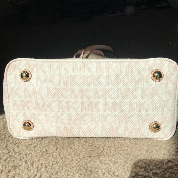 Michael Kors Purse - Picture 8 of 8